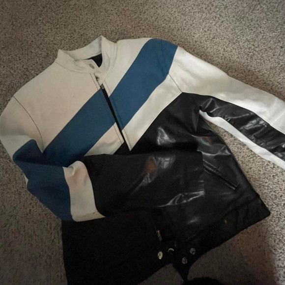 SOLD - Picture 4 of 4